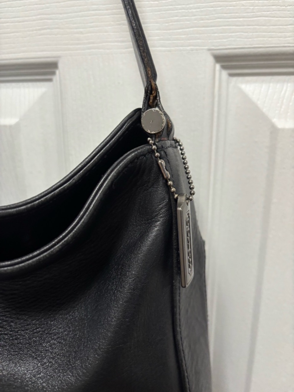 Coach VINTAGE F0D-9180 Whitney MADE IN USA Black Glove Tanned Leather Hobo EUC - Picture 7 of 16
